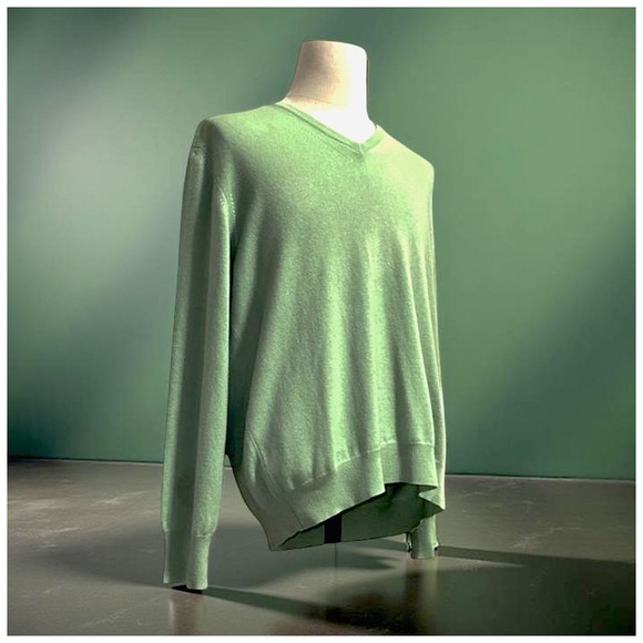 Malo Light-Green Cashmere V-Neck Sweater. XL - Picture 8 of 11